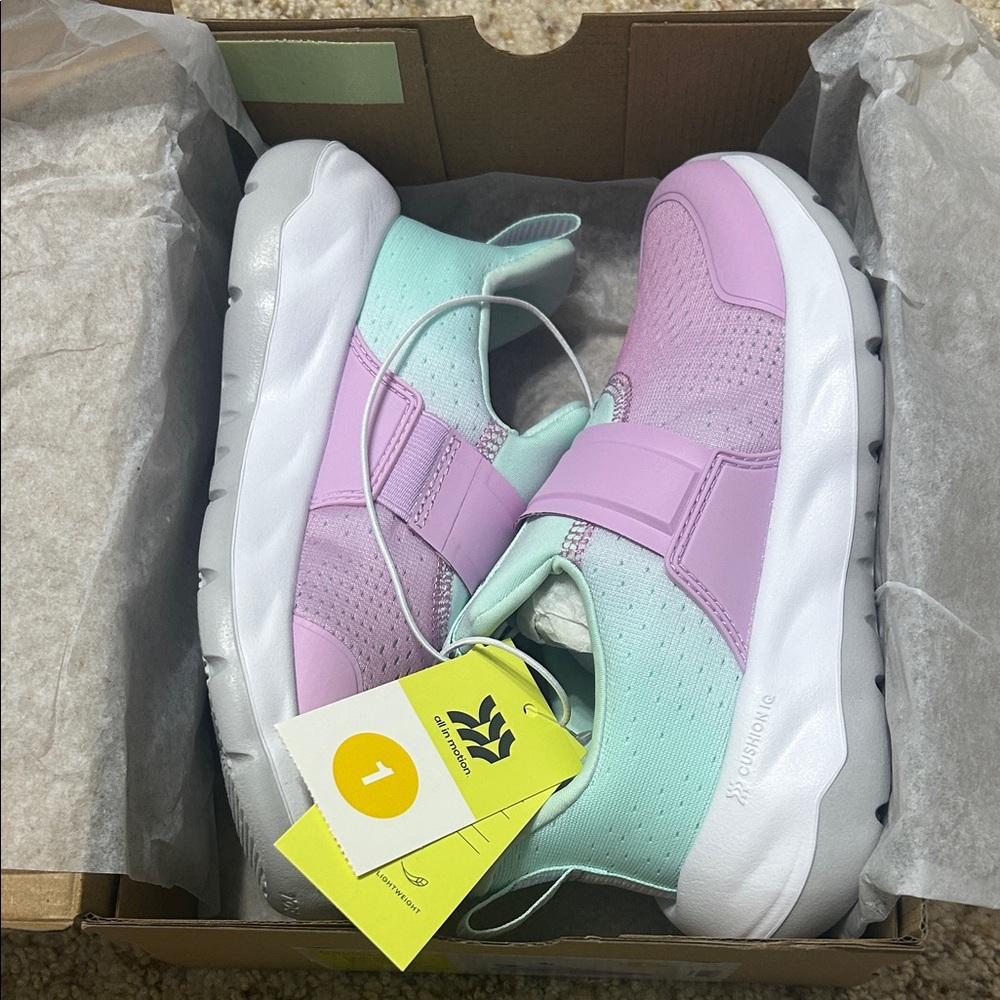 New Girls All in Motion Dillon Sneakers